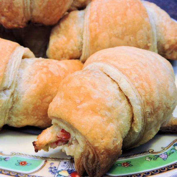 Crab Rangoon Crescent Rolls