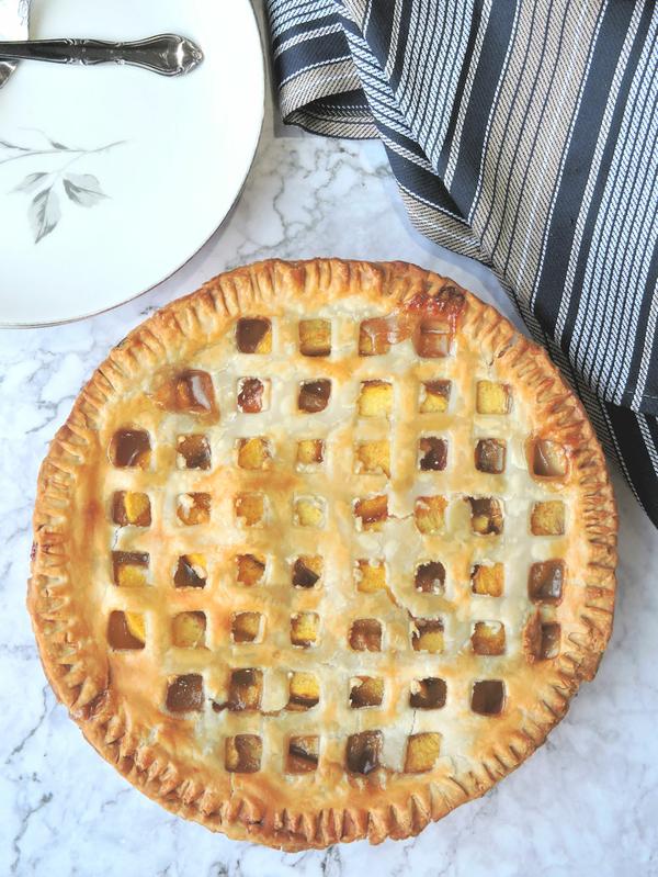 Easy Southern Fresh Peach Pie