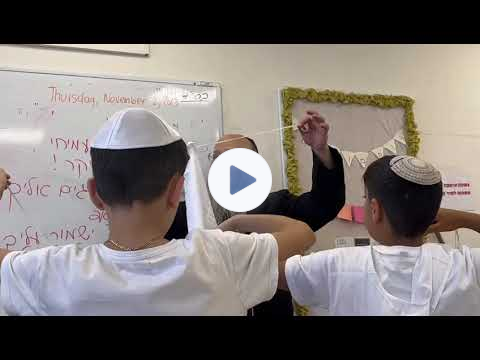 Making Tzitzit for those who need them!