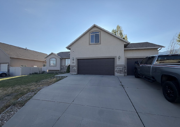 Tooele — Fox Run Dr exterior