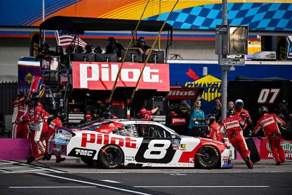 (Photo: Nigel Kinrade Photography)