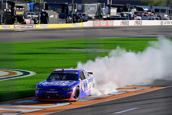 (Photo: Nigel Kinrade Photography)