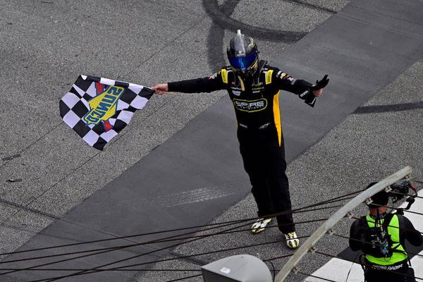 (Photo: Nigel Kinrade Photography)