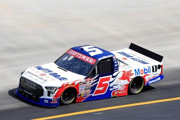 (Photo: Nigel Kinrade Photography)