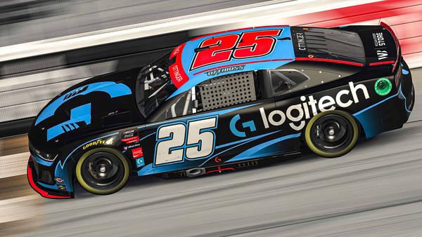 (Photo: iRacing via eNASCAR)