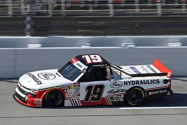 (Photo: Nigel Kinrade Photography)