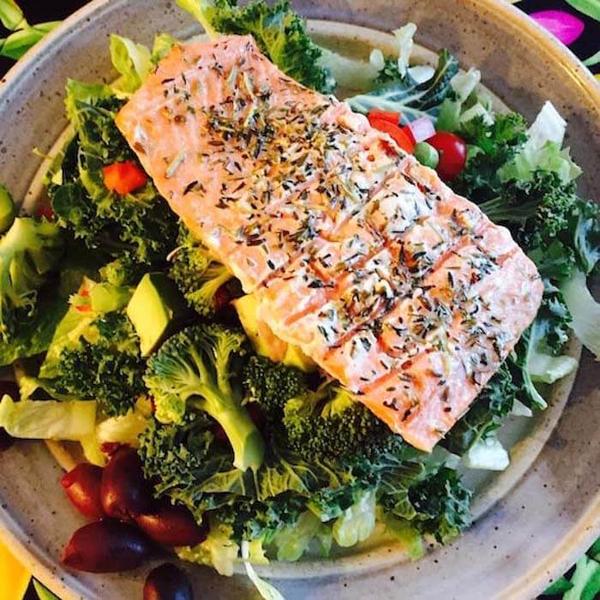 Grilled Herbed Salmon Salad
