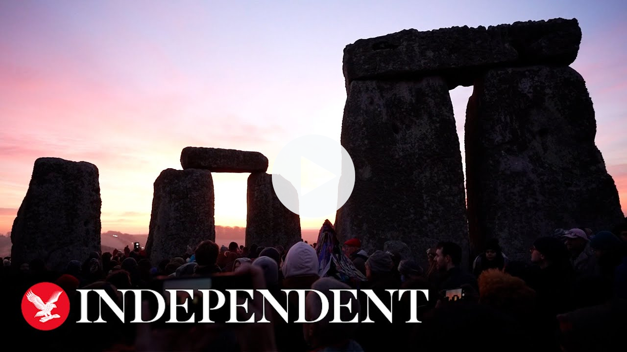 Thousands gather at Stonehenge for winter solstice celebration