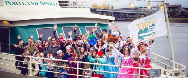 Cinnamon Bear cruises on the Portland Spirit