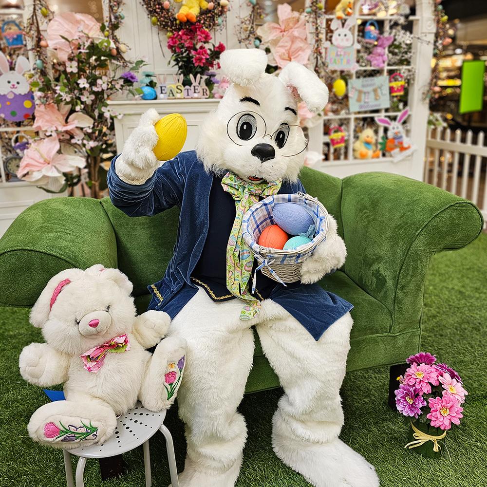 Walden Galleria Easter Bunny