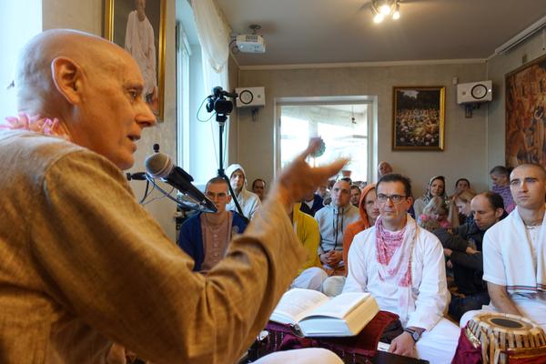 Teaching the Science of Krishna Consciousness in Kaunas, Lithuania