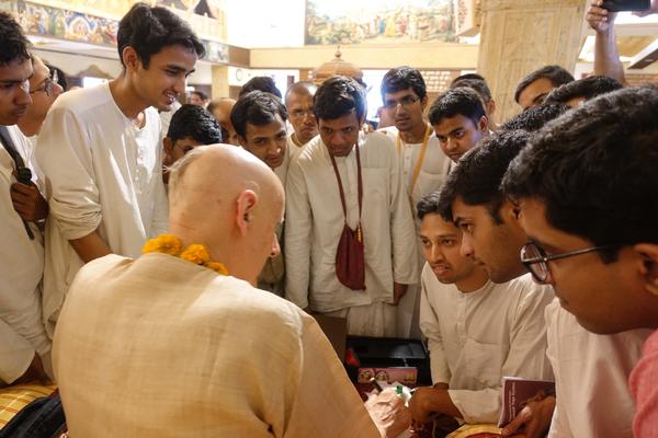 Lecture by Sankarshan Das in ISKCON NVCC Pune