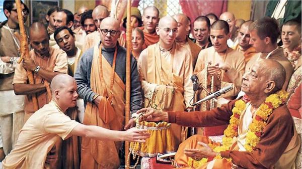 Srila Prabhupada Initiates a Disciple