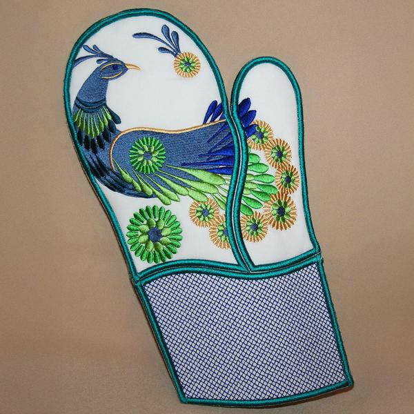 Peacock Oven Gloves – perfect for every home chef! 🍽️🧤