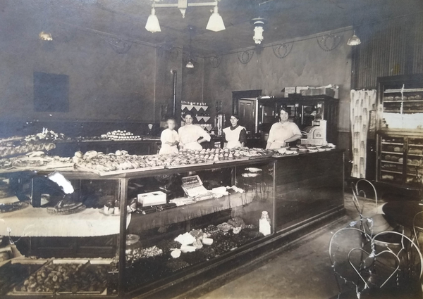 old cincinnati bakery circa 1918