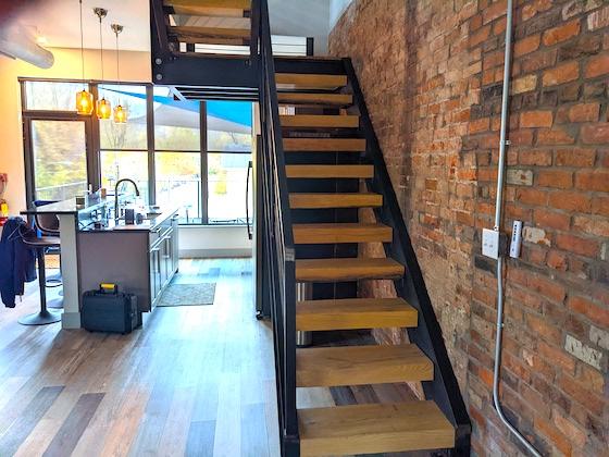 Riverside Avenue oak steps to bedroom