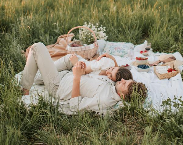 Five Ideas for Romantic Fall Picnics