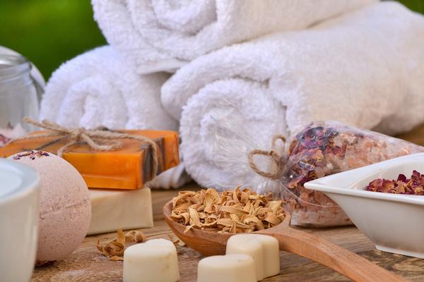  Spa Gift Basket to Soothe Body and Mind