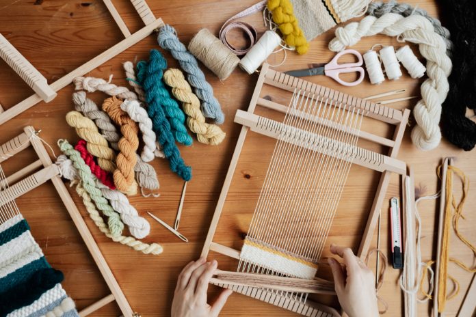 Knitting Needles, Looms and Machines for Beginners