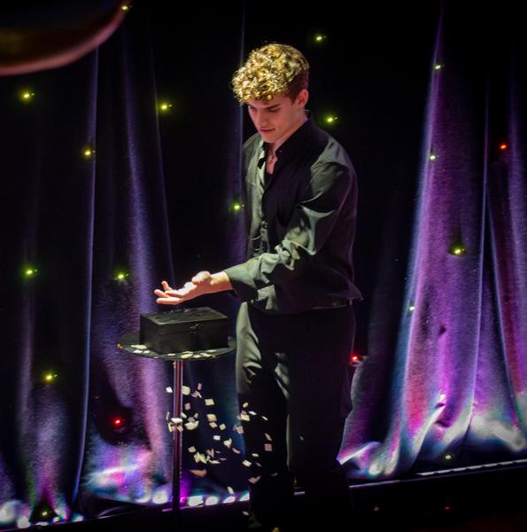 Get Tickets For Monday Night Magic ~ The Holiday Series