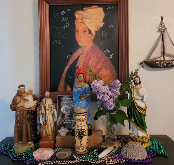 Marie Laveau Candle in situ