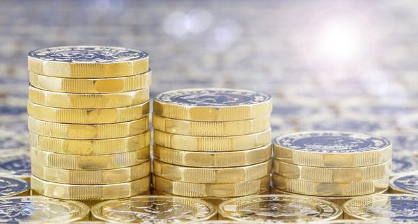 A pile of £1 coins