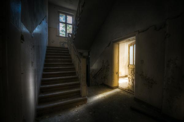 Dark room 