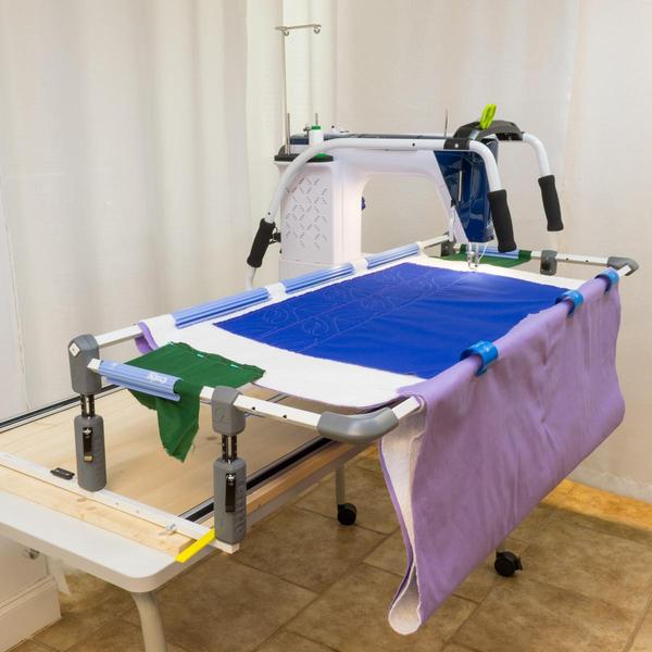 Little Rebel Sewing Machine on Cutie Breeze Frame