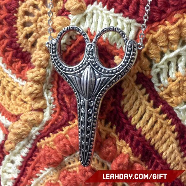 Heirloom scissor pendant necklace