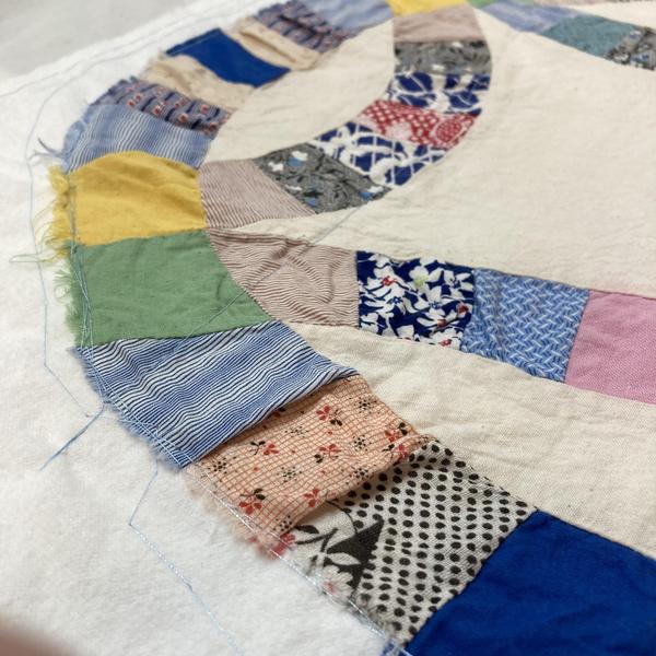 Pleats in Double Wedding Ring Quilt