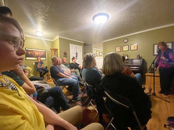 95th House Concert featuring Laurie Allen - with audience