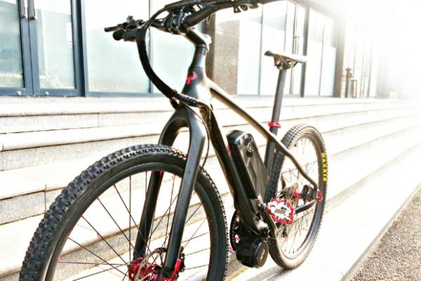 Huttlin E-Roadster carbon fiber electric bike