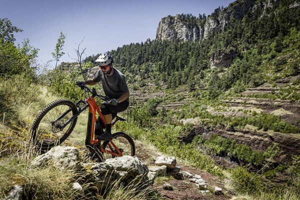 E-bike News: Bosch’s lightest mid-drive, Pikaboost Friction Drive and Much More!