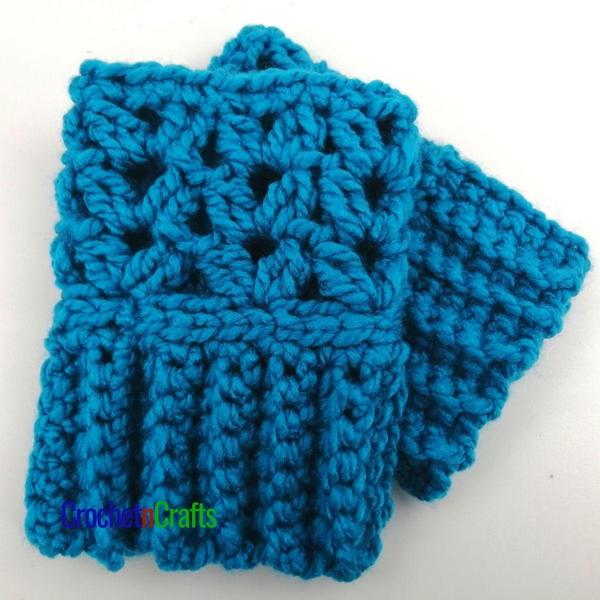 Clustered V-Stitch Chunky Crochet Boot Cuffs