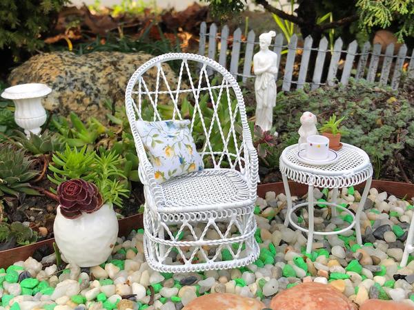 A cute tub chair with table for the mini garden