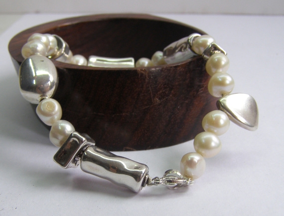 Pearls and silver bracelet