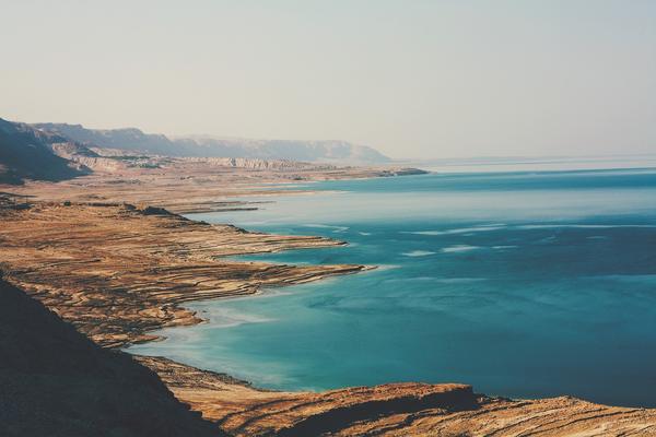 https://images.unsplash.com/photo-1554558424-4a02a6451c4b?q=80&w=4555&auto=format&fit=crop&ixlib=rb-4.0.3&ixid=M3wxMjA3fDB8MHxwaG90by1wYWdlfHx8fGVufDB8fHx8fA%3D%3D