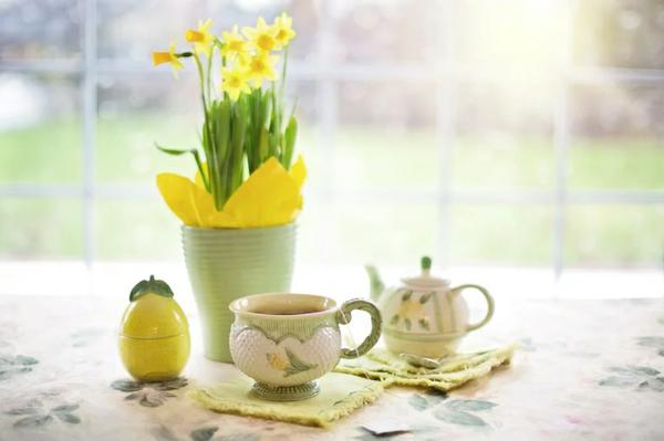 Daffodils and tea