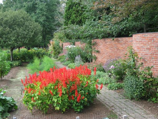 brick serpentine wall