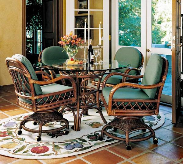 ANTIGUA CASTER DINING SET