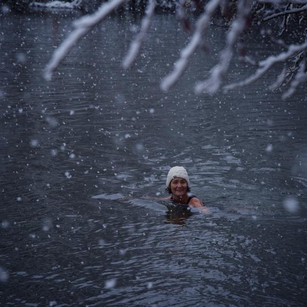 SNOW SWIMS