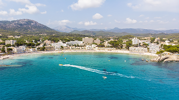 Covid-safe swimming in Spain