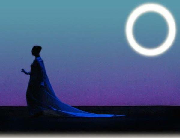 A Robert Wilson theatre work