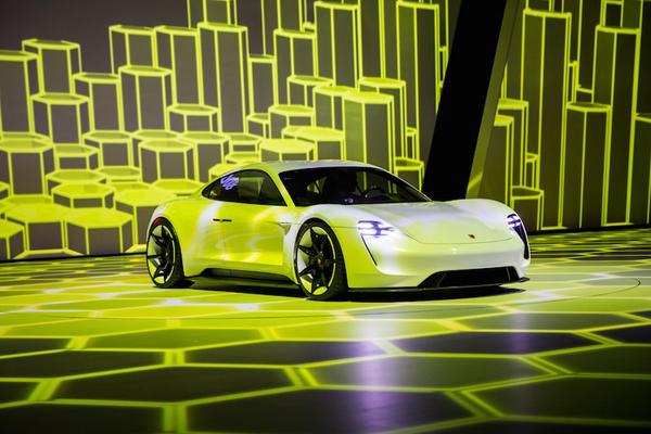 Porsche mission E 2015