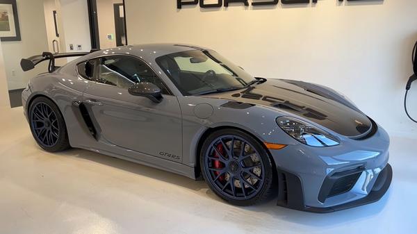 Porsche GT4