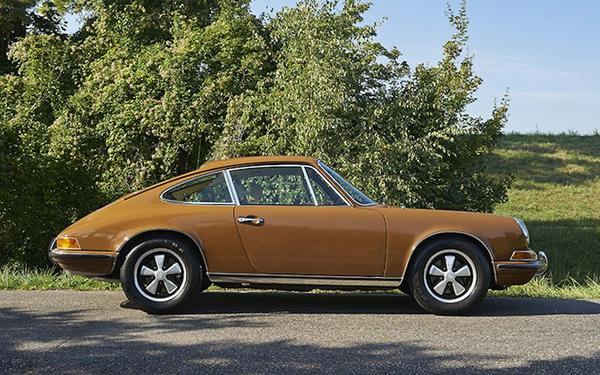 McQueen Elga Andersen Porsche 911