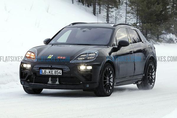2020 Macan Turbo Electric