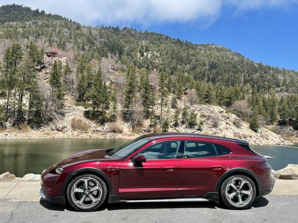 HERE’S WHAT MAKES THE PORSCHE TAYCAN 4 CROSS TURISMO SO GREAT