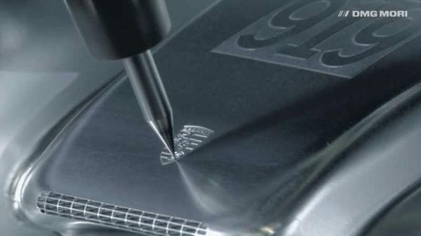 Singer Evo video