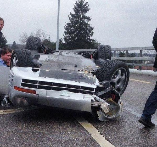 Porsche 959 crushed